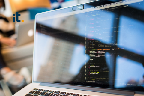 Python en 2025: ¿Por qué sigue siendo el lenguaje rey para ingenieros y  programadores?